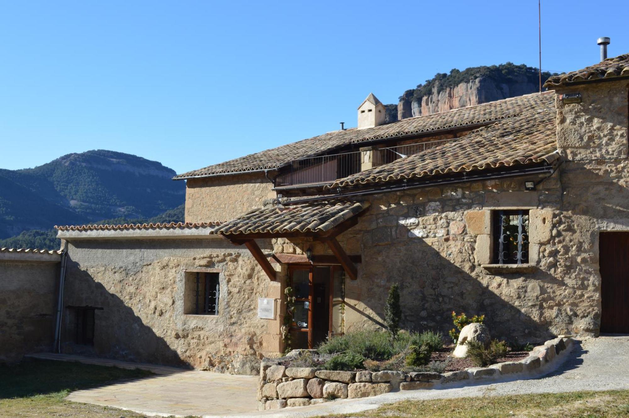Cases Altes De Posada Navés 外观 照片